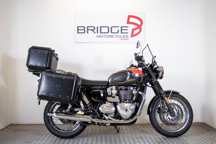 Triumph BONNEVILLE T120