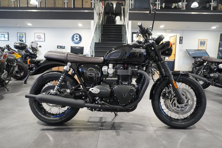 TRIUMPH BONNEVILLE T120 BLACK