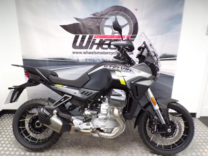 Moto Guzzi STELVIO