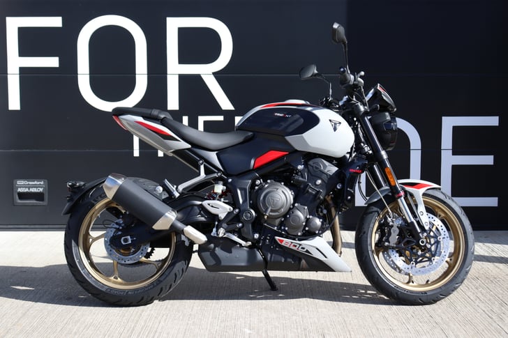 Triumph TRIDENT 800