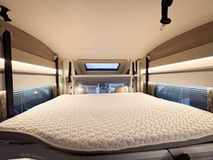 Used Swift ESCAPE 674 ESCAPE 674 for sale in Wythall | Image 2