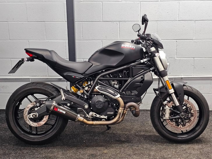 Ducati MONSTER 797 PLUS