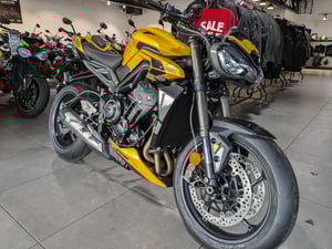 Used Triumph STREET TRIPLE 765 RS STREET TRIPLE 765 RS for sale in Newcastle | Image 2