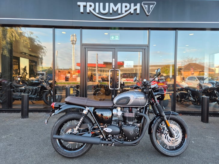 Triumph BONNEVILLE T120 BLACK