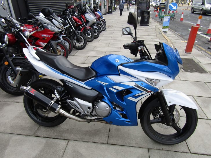Suzuki INAZUMA 250