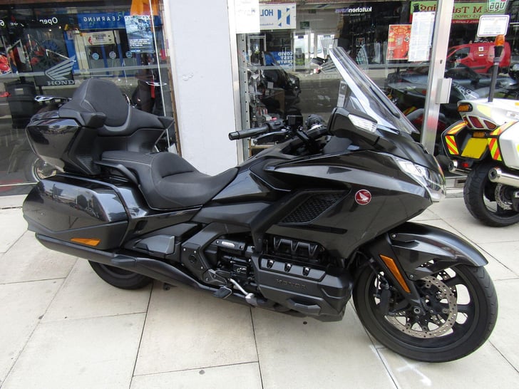 Honda GL1800 GOLD WING 1800 TOUR DCT