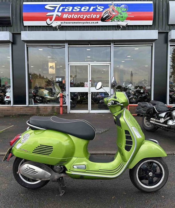 VESPA GTS 300 hpe Super