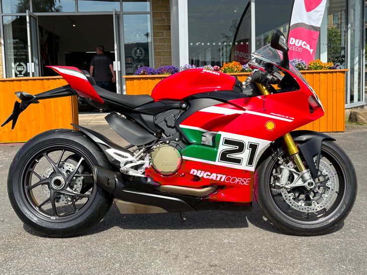 Ducati PANIGALE V2 BAYLISS 1ST CHAMPIONSHIP 20TH ANNI