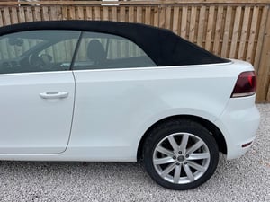 Used Volkswagen GOLF GOLF 1.6 TDI BLUEMOTION TECH SE CABRIOLET EURO 5 (S/S) 2DR for sale in Chesterfield | Image 2