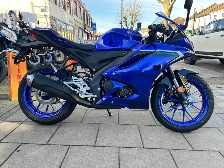 Yamaha R125 ABS