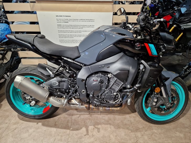 YAMAHA MT-10