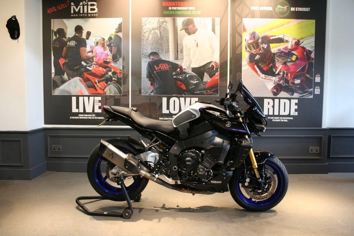 Yamaha MT-10 1000 SP HYPER-NAKED