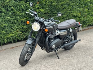 Used Triumph BONNEVILLE BONNEVILLE T120 BLACK for sale in Stoke On Trent | Image 2