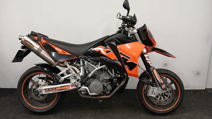 KTM 950 SUPERMOTO