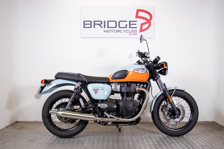 Triumph BONNEVILLE T100