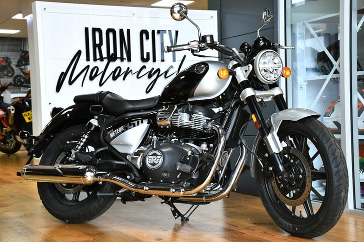 Royal Enfield SUPER METEOR 650