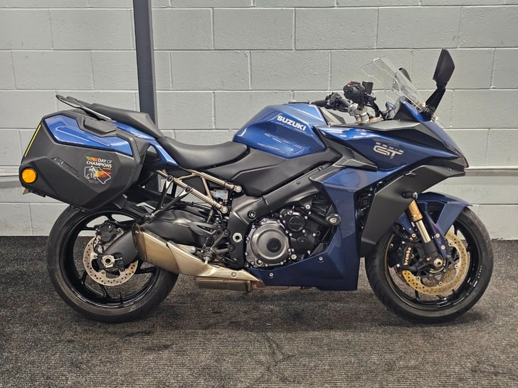 Suzuki GSX-S1000GT+