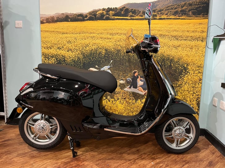 Piaggio VESPA PRIMAVERA ELETTRICA WHEEL-HUB ENGINE EURO 5