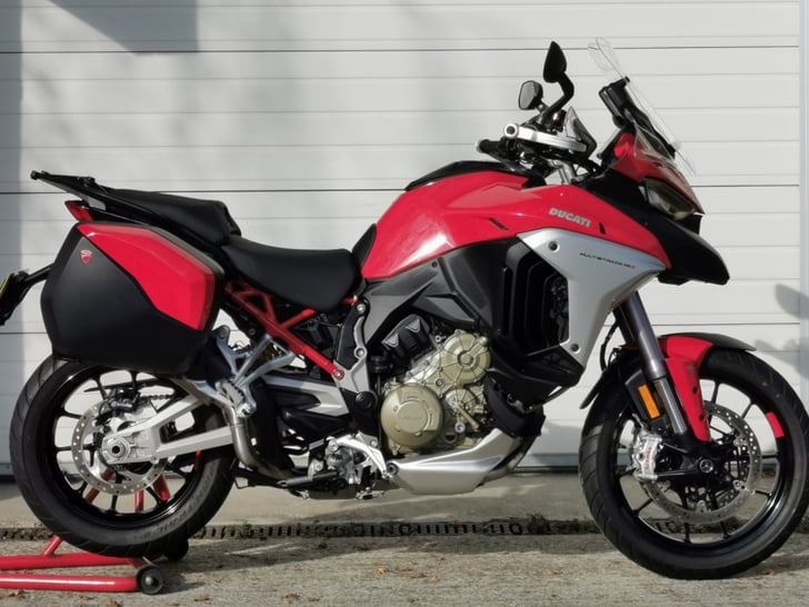 Ducati Multistrada V4 S Travel & Radar