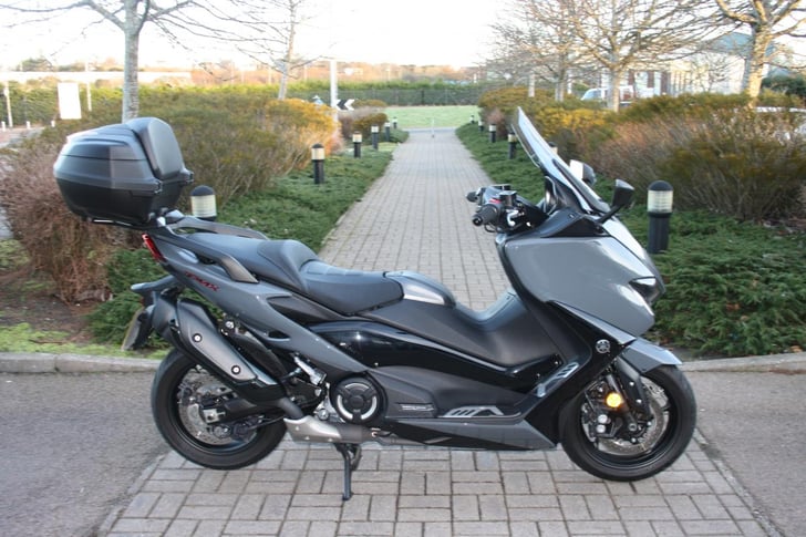 Yamaha TMAX TECH MAX (XP560D) 