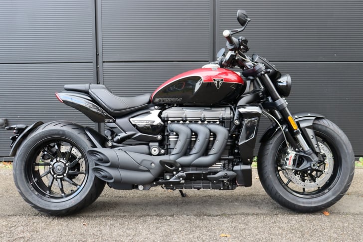 Triumph ROCKET 3 STORM R