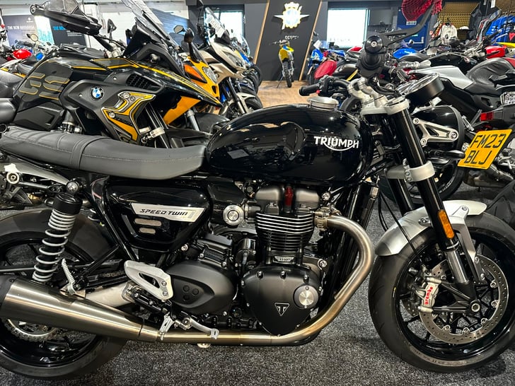 Triumph SPEED TWIN 1200