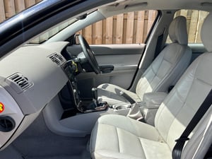 Used Volvo S40 S40 2.0D SE 4DR for sale in Chesterfield | Image 3