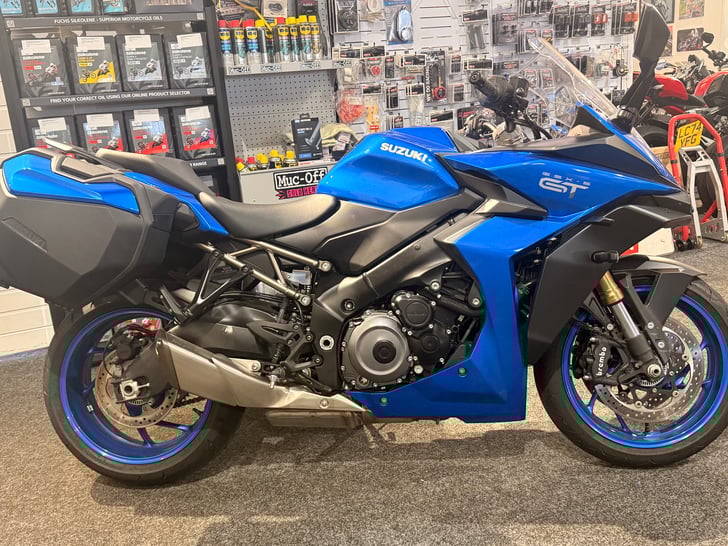 Suzuki GSX-S1000GT+