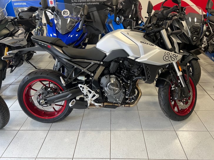 Suzuki GSX-8S