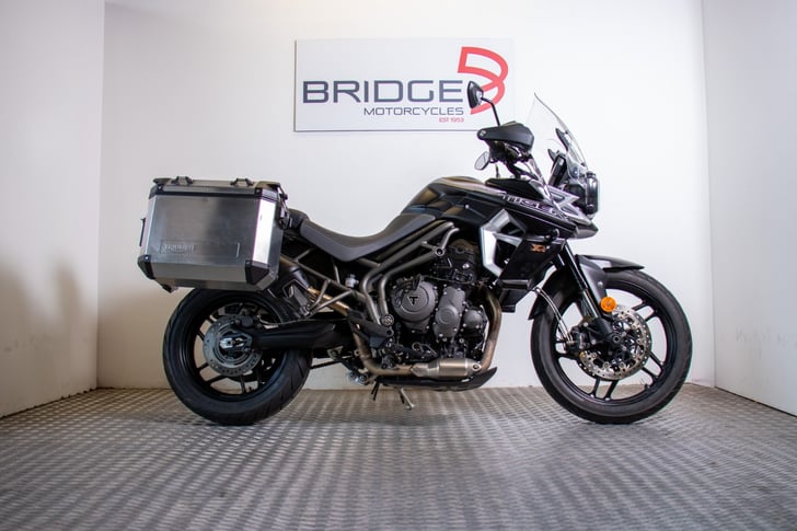 TRIUMPH TIGER 800 XRX LOW