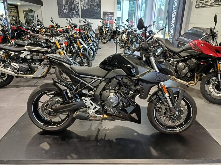 Suzuki GSX-8S