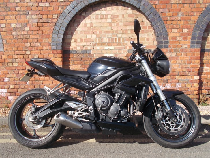 TRIUMPH STREET TRIPLE S