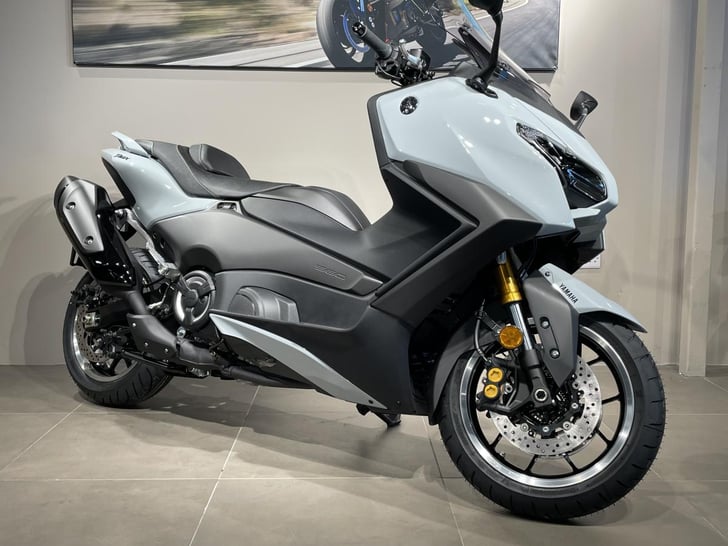 Yamaha TMAX Tech Max