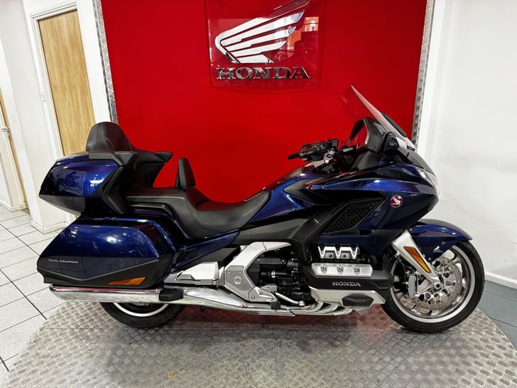 Honda GL1800 GOLD WING TOUR DCT