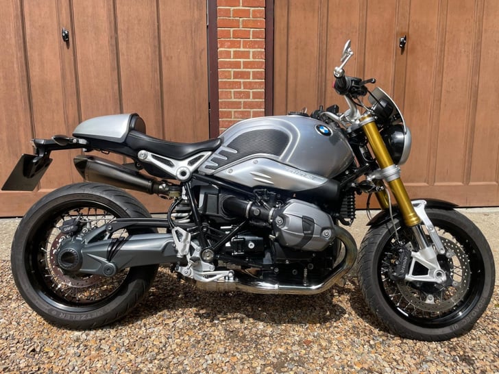 BMW R NINE T