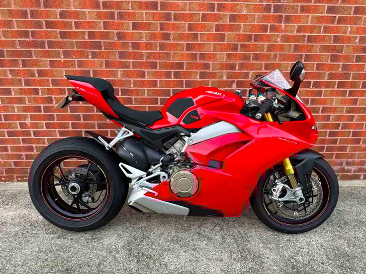 Ducati PANIGALE V4 S