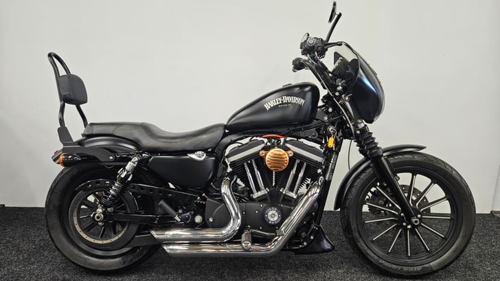 Harley-Davidson SPORTSTER XL883N IRON