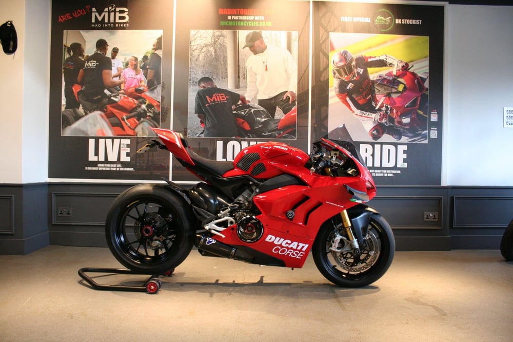 Used Ducati PANIGALE V4S PANIGALE V4S 1103 for sale in Watford
