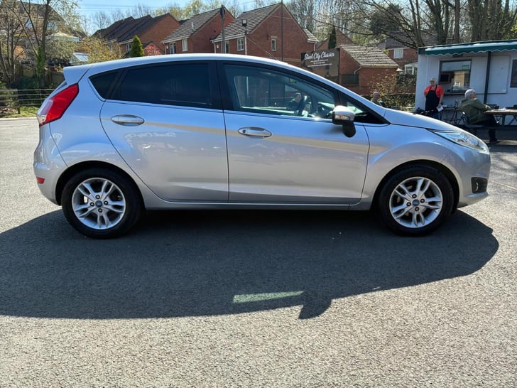 Ford FIESTA ZETEC TURBO 