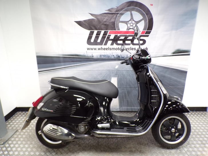 Vespa GTS 125 