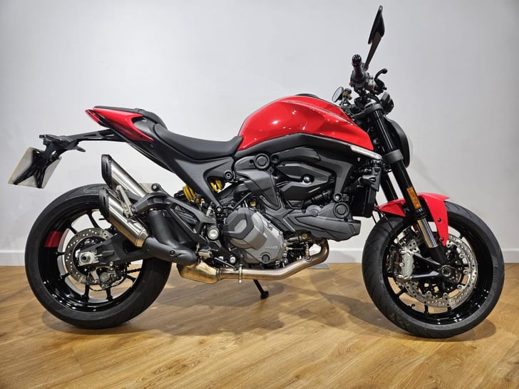 DUCATI MONSTER 937
