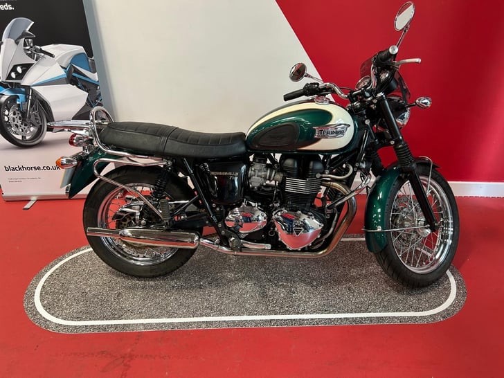 Triumph BONNEVILLE T100