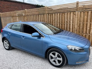 Used Volvo V40 V40 1.6 D2 SE EURO 5 (S/S) 5DR for sale in Chesterfield | Image 2