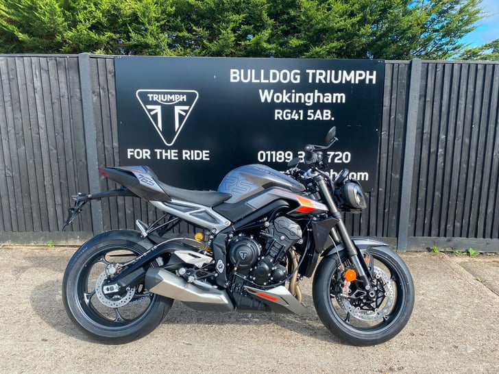 TRIUMPH STREET TRIPLE 765 RS