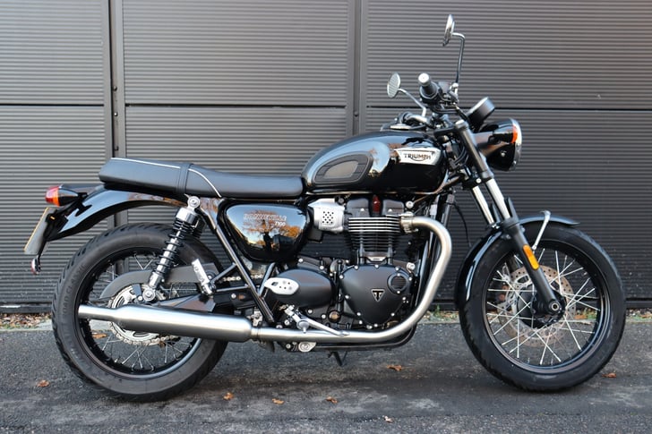 Triumph BONNEVILLE T100