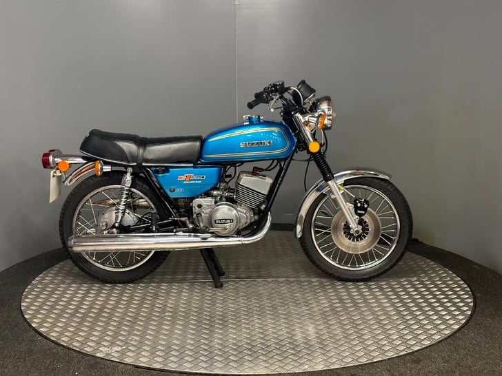Suzuki GT250