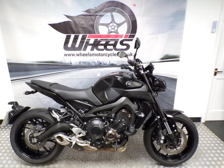 YAMAHA MT-09