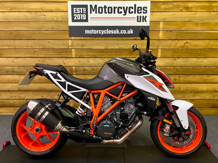 KTM 1290 SUPER DUKE R