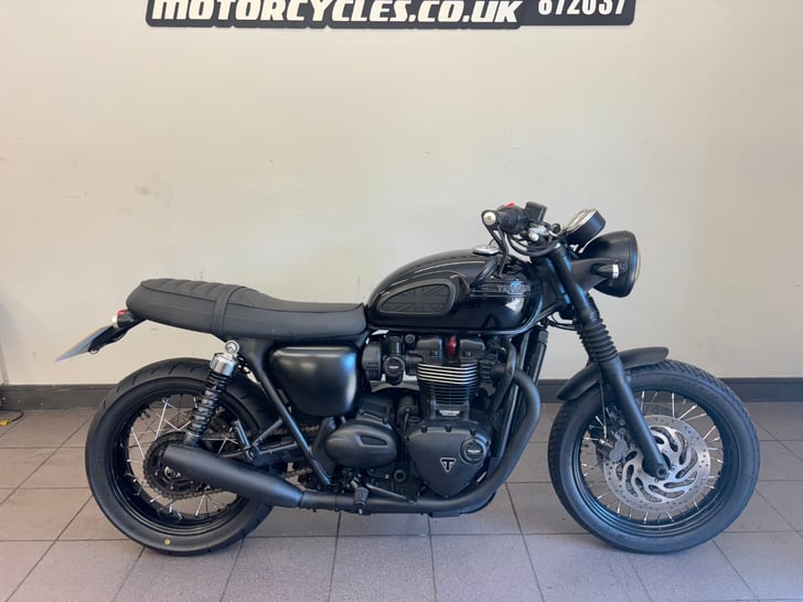 Triumph BONNEVILLE T120 BLACK
