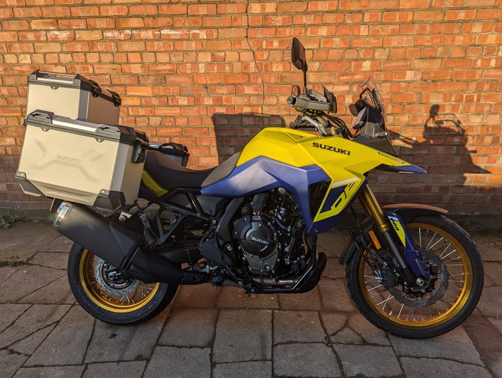 SUZUKI V-STROM 800DE TOUR